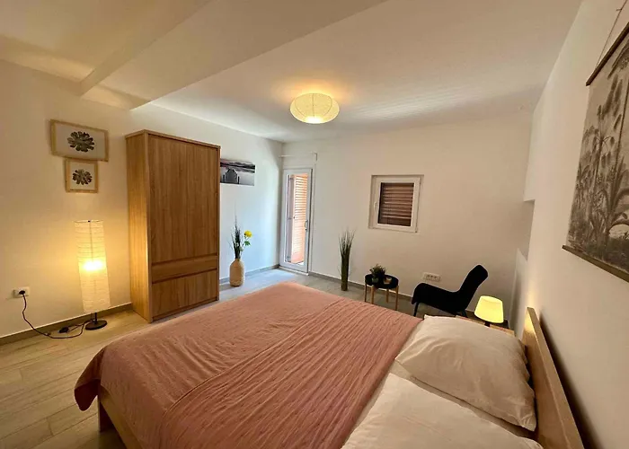 Apartment In 50808